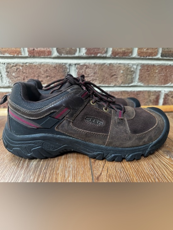 KEEN Brown and Red Men\'s Trail Hiking Shoes main image 7